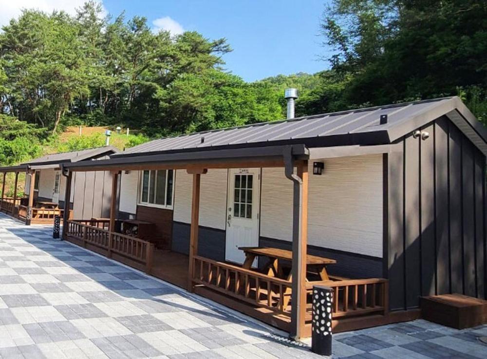 Yeongwol Taehwasan Village Experience Pension الغرفة الصورة